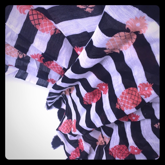 Pineapple Scarf 🧣 - Picture 2 of 4